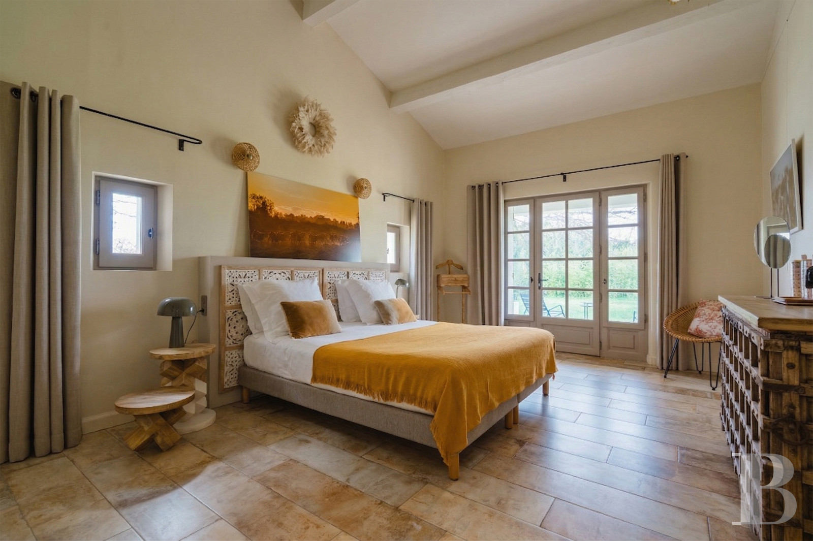 A farmhouse set amidst the marshes north of Saintes-Maries-de-la-Mer, in the Camargue - photo  n°9